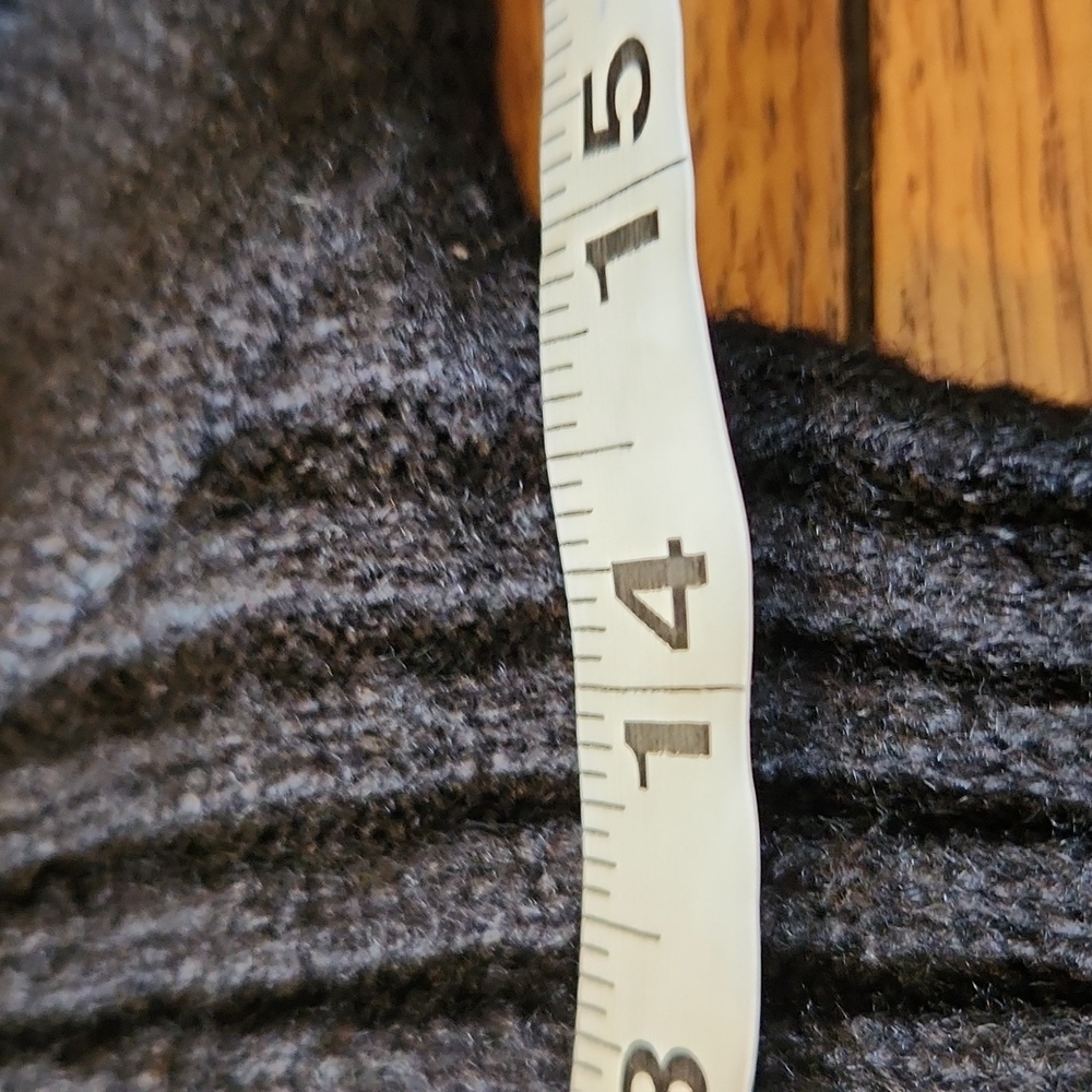 BDG, Urban Outfitters, NWT, Women's Sweater, Black, Size XL ♥️ - Picture 8 of 9